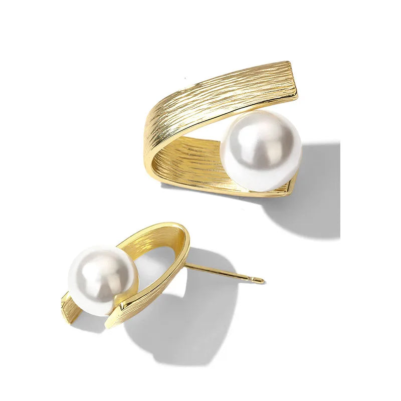 Geometric-Irregularity-Pearl-Metal-Earrings-For-Women2