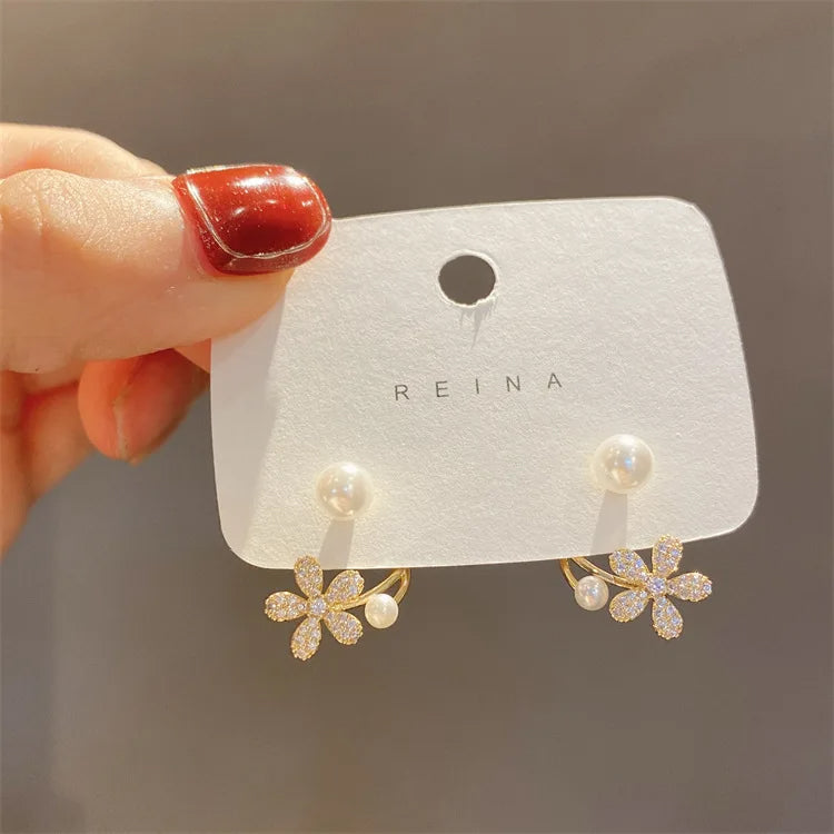 Exquisite-Imitation-Pearl-Flower-Stud-Earrings-Ladies5