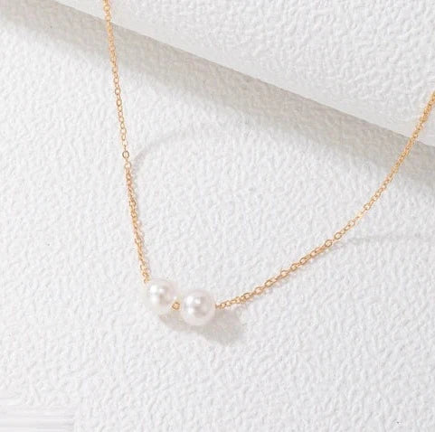 White Pearl Pendant Necklace4