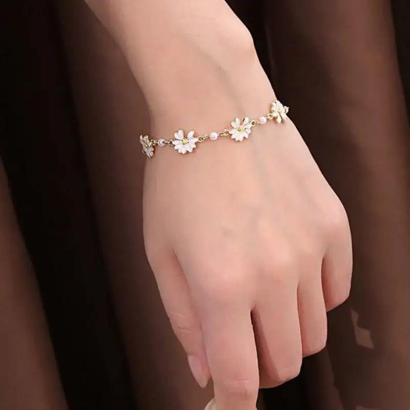 White Daisy Pearl Flower Hand Bracelet 3